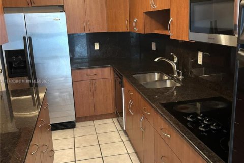 Condominio en venta en North Bay Village, Florida, 2 dormitorios, 111.39 m2 № 1920263 - foto 10