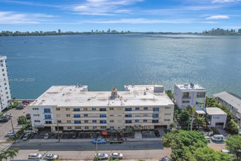 Condominio en venta en North Bay Village, Florida, 2 dormitorios, 111.39 m2 № 1920263 - foto 14