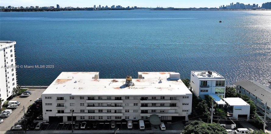 Condominio en North Bay Village, Florida, 2 dormitorios № 1920263