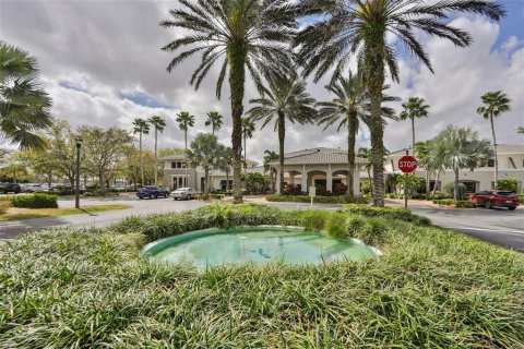 Condo in Sun City Center, Florida, 2 bedrooms  № 2206242 - photo 22