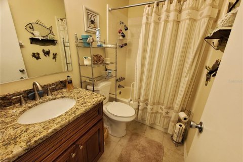 Condo in Sun City Center, Florida, 2 bedrooms  № 2206242 - photo 18