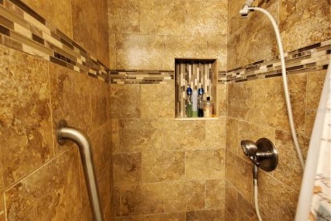 Condo in Sun City Center, Florida, 2 bedrooms  № 2206242 - photo 16