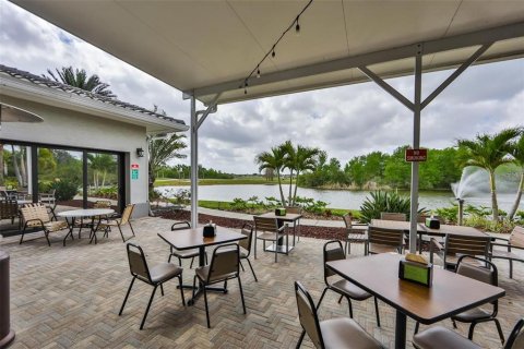 Condo in Sun City Center, Florida, 2 bedrooms  № 2206242 - photo 25