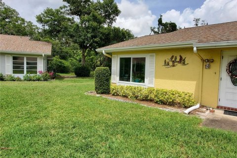 Condo in Sun City Center, Florida, 2 bedrooms  № 2206242 - photo 3