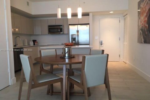 Condo in Hallandale Beach, Florida, 2 bedrooms  № 1973537 - photo 8