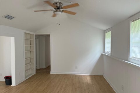House in Umatilla, Florida 3 bedrooms, 105.54 sq.m. № 1803833 - photo 7