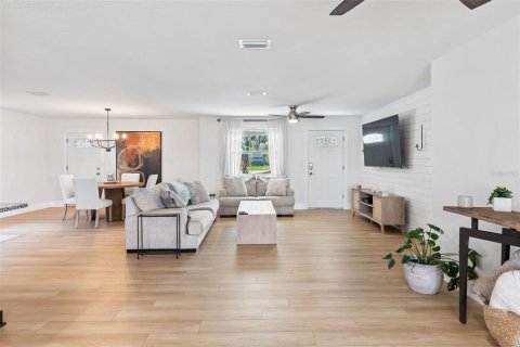 Casa en venta en Port Orange, Florida, 3 dormitorios, 163.32 m2 № 1789023 - foto 7