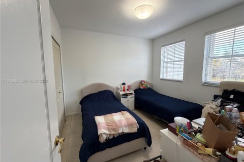 Снять в аренду таунхаус в Дорал, Флорида 3 спальни, 142.42м2, № 2048172 - фото 10