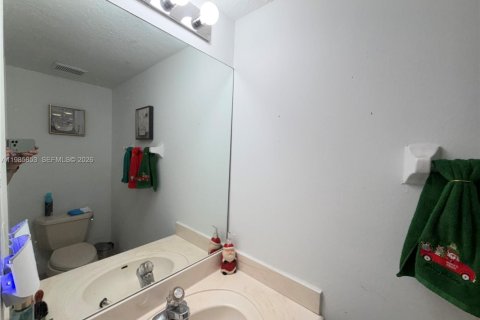 Снять в аренду таунхаус в Дорал, Флорида 3 спальни, 142.42м2, № 2048172 - фото 6