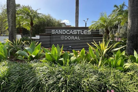 Снять в аренду таунхаус в Дорал, Флорида 3 спальни, 142.42м2, № 2048172 - фото 15