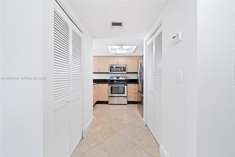 Купить кондоминиум в Майами, Флорида 2 спальни, 96.62м2, № 2020114 - фото 6