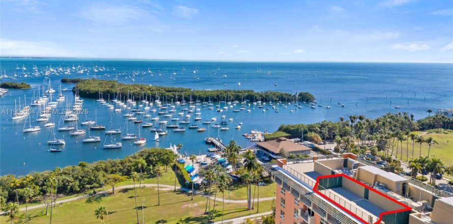 Кондоминиум с 2 спальнями в Майами, Флорида № 2020114