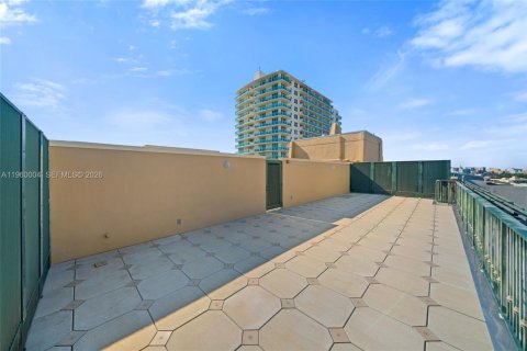 Купить кондоминиум в Майами, Флорида 2 спальни, 96.62м2, № 2020114 - фото 11