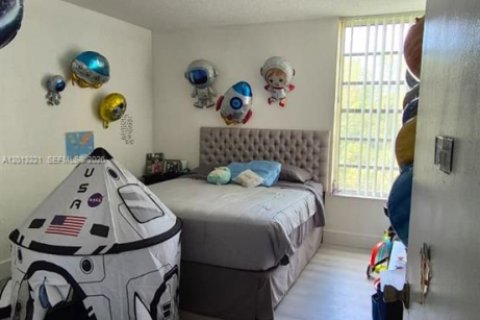 Copropriété à louer à Miami, Floride: 2 chambres, 89.93 m2 № 2075556 - photo 7