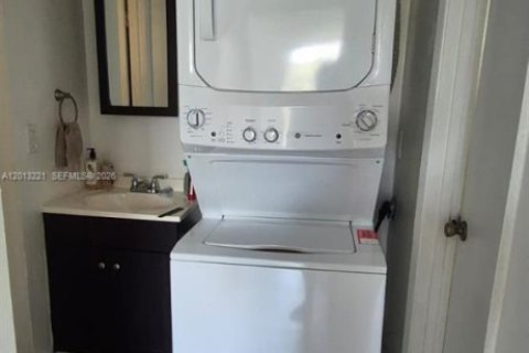 Copropriété à louer à Miami, Floride: 2 chambres, 89.93 m2 № 2075556 - photo 12