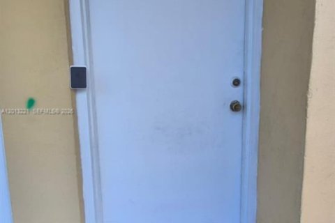 Copropriété à louer à Miami, Floride: 2 chambres, 89.93 m2 № 2075556 - photo 5