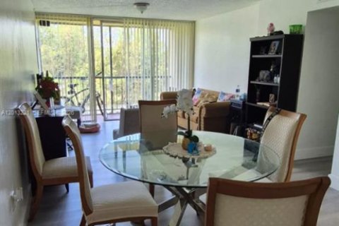 Copropriété à louer à Miami, Floride: 2 chambres, 89.93 m2 № 2075556 - photo 9