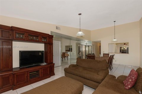 Villa ou maison à vendre à Davie, Floride: 3 chambres, 143.81 m2 № 2041486 - photo 7