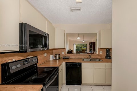 Villa ou maison à vendre à Davie, Floride: 3 chambres, 143.81 m2 № 2041486 - photo 14