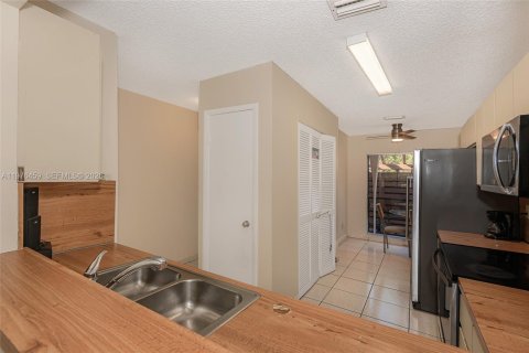 Villa ou maison à vendre à Davie, Floride: 3 chambres, 143.81 m2 № 2041486 - photo 10