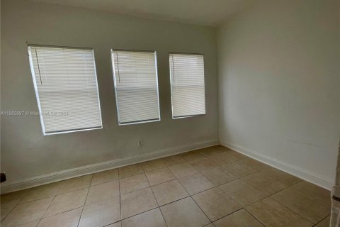 Appartement à louer à Miami, Floride: 2 chambres, 92.9 m2 № 1931859 - photo 12