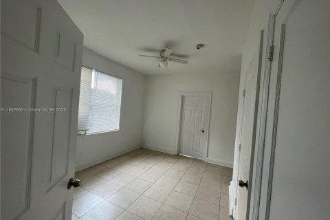 Appartement à louer à Miami, Floride: 2 chambres, 92.9 m2 № 1931859 - photo 10