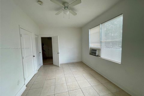 Appartement à louer à Miami, Floride: 2 chambres, 92.9 m2 № 1931859 - photo 16
