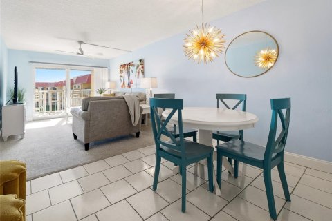 Condo in New Smyrna Beach, Florida, 2 bedrooms  № 2102238 - photo 24