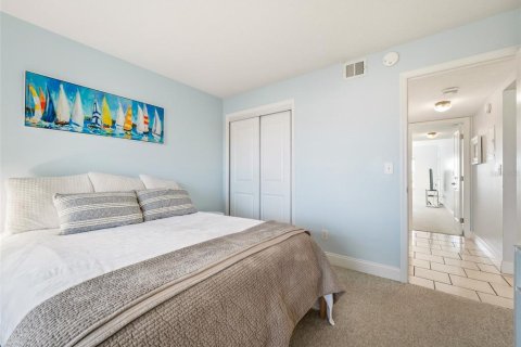 Condo in New Smyrna Beach, Florida, 2 bedrooms  № 2102238 - photo 27