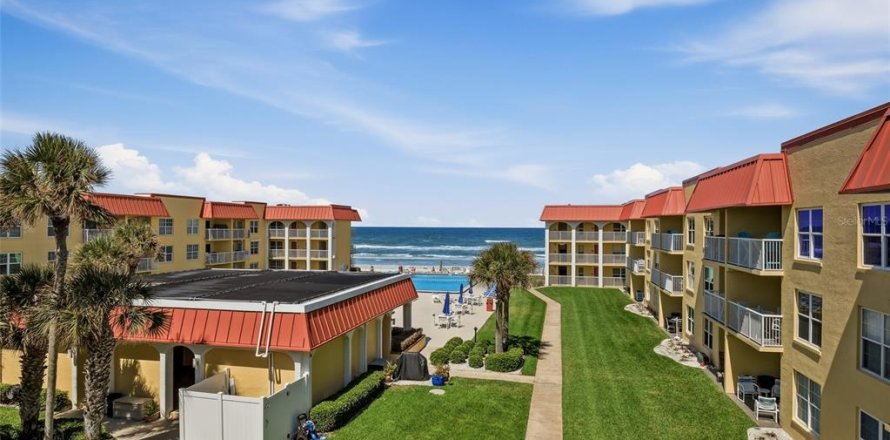 Condo in New Smyrna Beach, Florida, 2 bedrooms  № 2102238