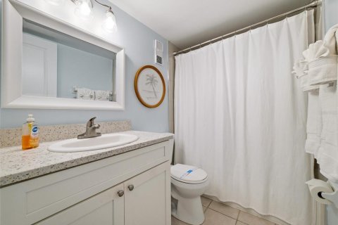 Condo in New Smyrna Beach, Florida, 2 bedrooms  № 2102238 - photo 29