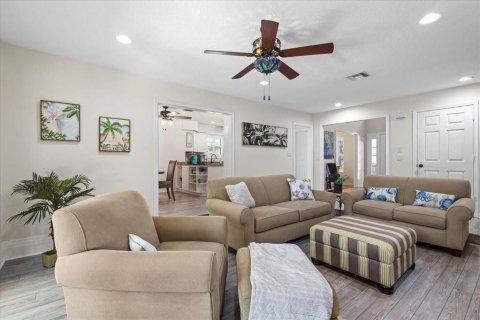 Villa ou maison à louer à Stuart, Floride: 4 chambres, 222.13 m2 № 2402350 - photo 4