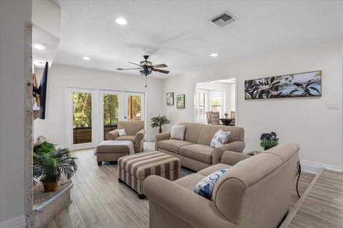 Villa ou maison à louer à Stuart, Floride: 4 chambres, 222.13 m2 № 2402350 - photo 3