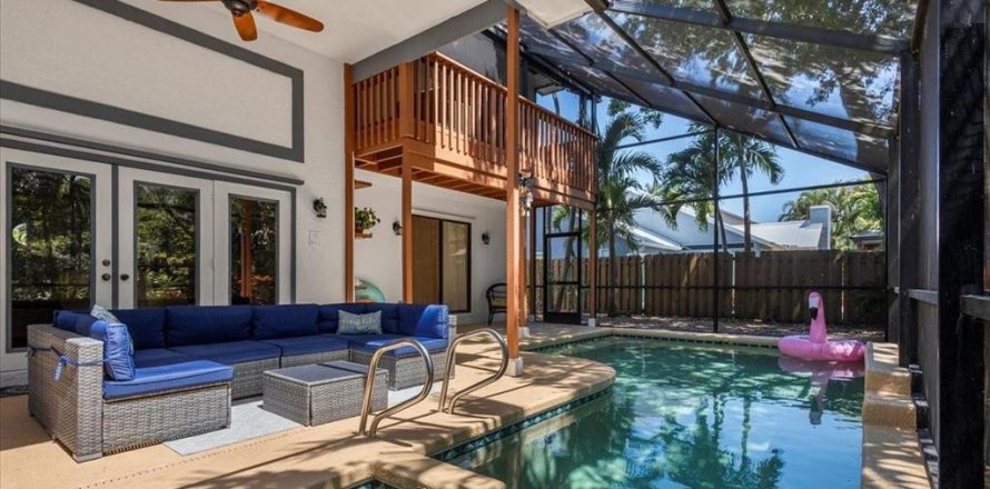 Villa ou maison à Stuart, Floride 4 chambres, 222.13 m2 № 2402350