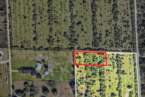 Land in Punta Gorda, Florida № 1167510 - photo 1