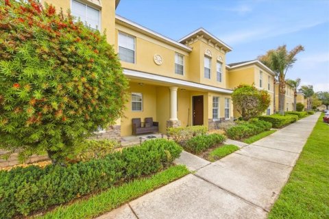 Touwnhouse à vendre à Lakeland, Floride: 2 chambres, 138.98 m2 № 2098455 - photo 2
