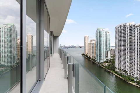 Condo in Miami, Florida, 2 bedrooms  № 1921802 - photo 15