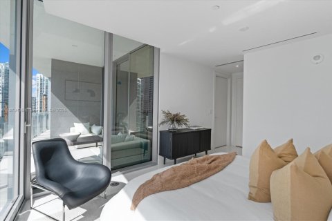 Condo in Miami, Florida, 2 bedrooms  № 1921802 - photo 13