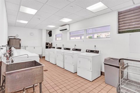 Condominio en venta en Miami Beach, Florida, 2 dormitorios, 91.32 m2 № 1939409 - foto 18