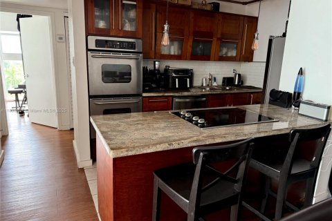 Condominio en venta en Miami Beach, Florida, 2 dormitorios, 91.32 m2 № 1939409 - foto 9