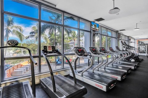 Condominio en venta en Miami Beach, Florida, 2 dormitorios, 91.32 m2 № 1939409 - foto 17