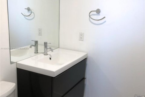 Condominio en venta en Miami Beach, Florida, 2 dormitorios, 91.32 m2 № 1939409 - foto 7