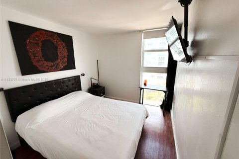 Condominio en venta en Miami Beach, Florida, 2 dormitorios, 91.32 m2 № 1939409 - foto 13