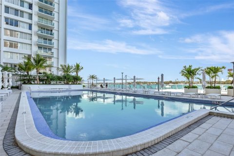 Condominio en venta en Miami Beach, Florida, 2 dormitorios, 91.32 m2 № 1939409 - foto 1