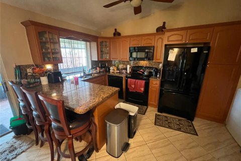 Купить кондоминиум в Майами-Гарденс, Флорида 2 спальни, 111.48м2, № 1968212 - фото 7