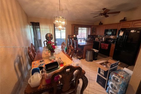 Купить кондоминиум в Майами-Гарденс, Флорида 2 спальни, 111.48м2, № 1968212 - фото 8