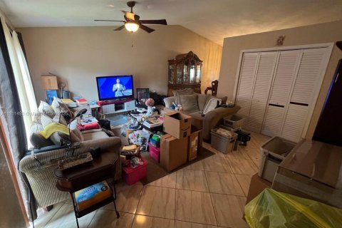 Купить кондоминиум в Майами-Гарденс, Флорида 2 спальни, 111.48м2, № 1968212 - фото 2