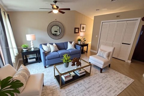 Купить кондоминиум в Майами-Гарденс, Флорида 2 спальни, 111.48м2, № 1968212 - фото 3