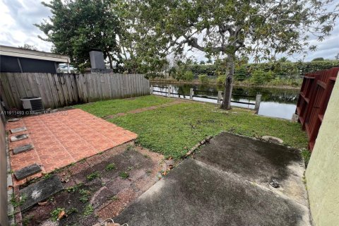 Купить кондоминиум в Майами-Гарденс, Флорида 2 спальни, 111.48м2, № 1968212 - фото 18