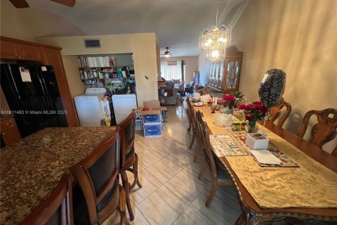 Купить кондоминиум в Майами-Гарденс, Флорида 2 спальни, 111.48м2, № 1968212 - фото 9